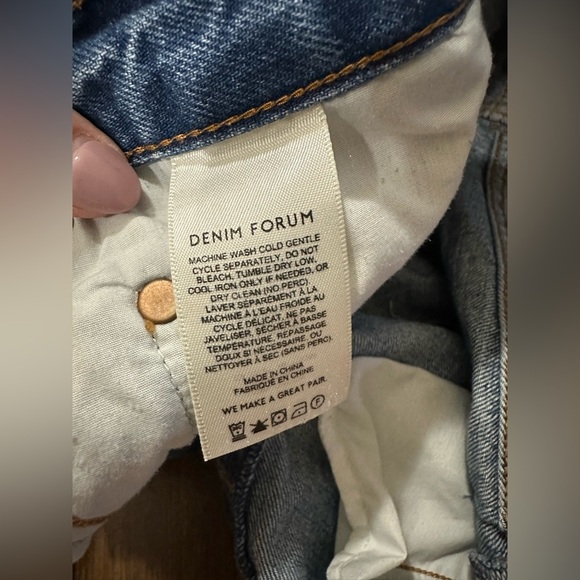 The Ex-boyfriend Hi-rise Denim Short Relaxed denim cut-off short size 31 Aritzia - Picture 3 of 9